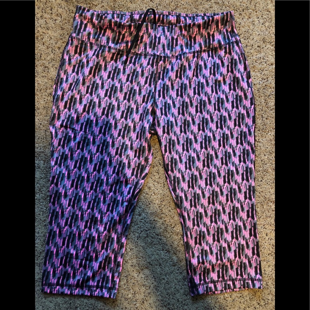 Danskin Cropped